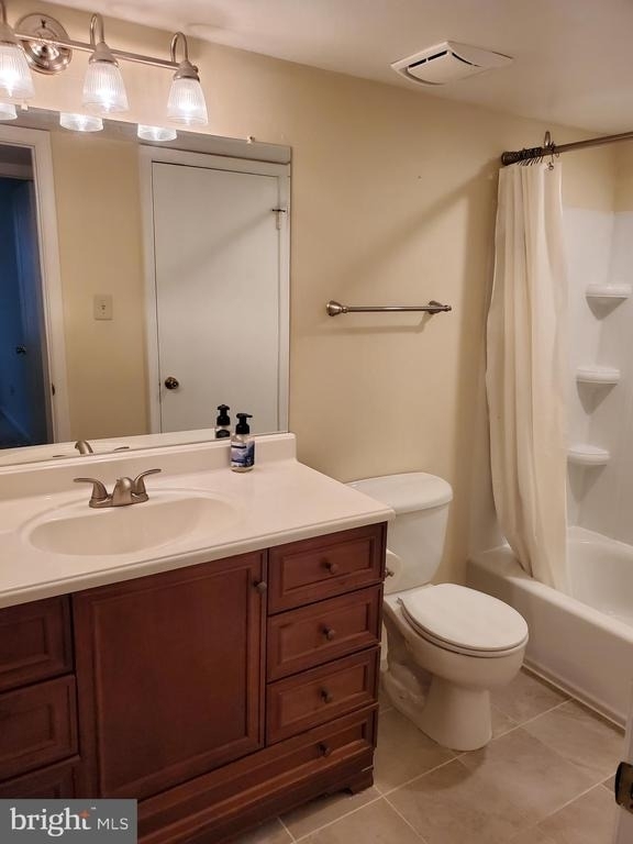66 Belmont Station - Photo 11