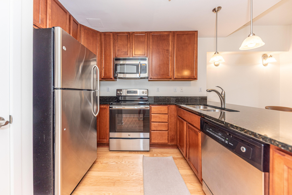 111 N Ashley Street - Photo 1
