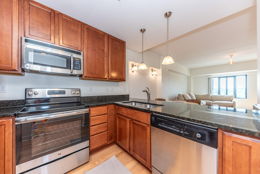 111 N Ashley Street - Photo 3
