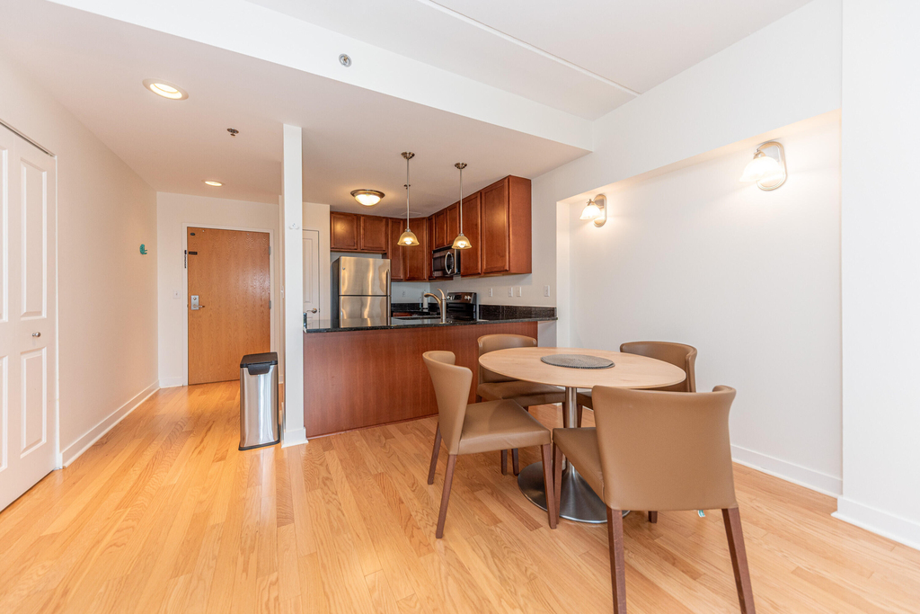 111 N Ashley Street - Photo 5
