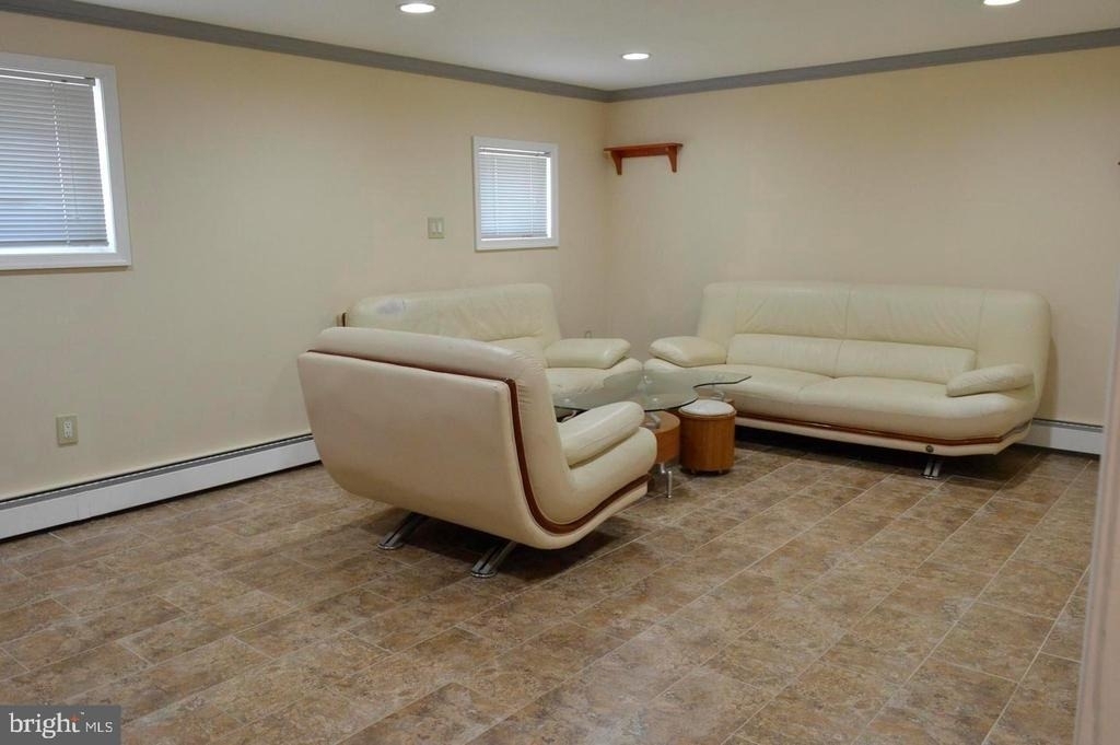 3131 Clive Avenue - Photo 2