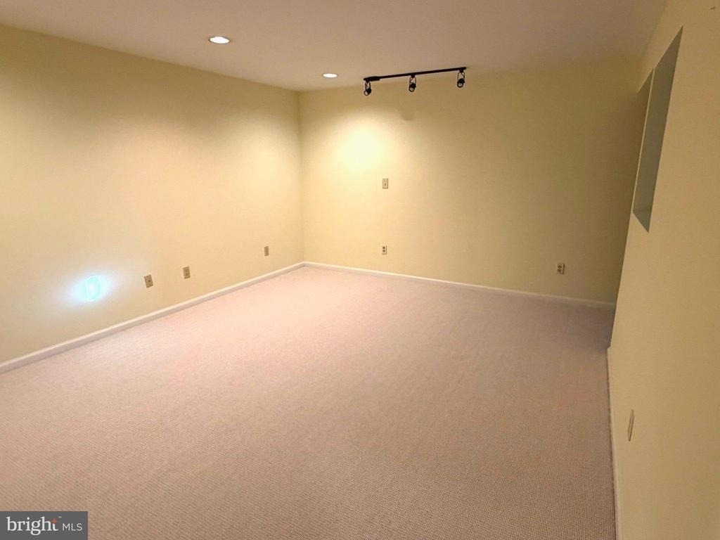 25 Benjamin Rush Lane - Photo 27