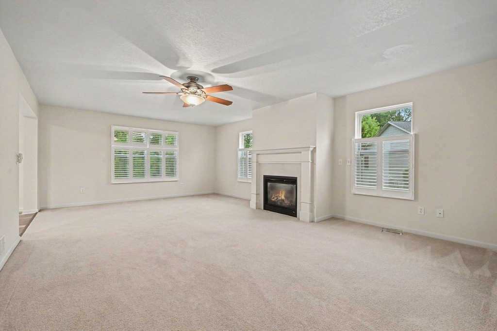 352 Laurel Wood Street - Photo 2