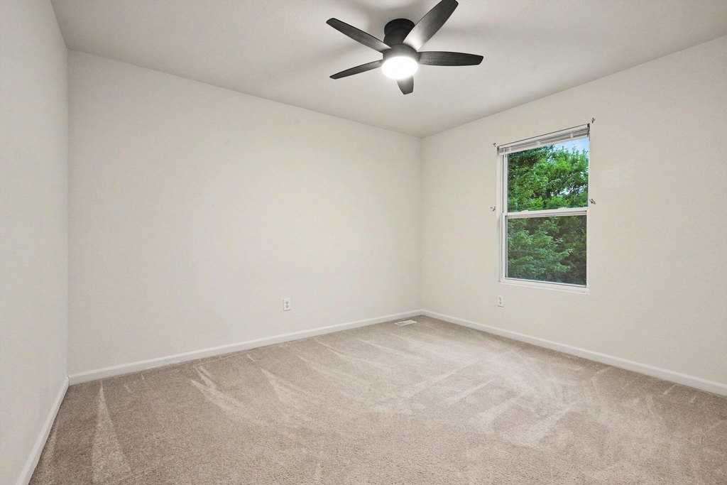 352 Laurel Wood Street - Photo 7