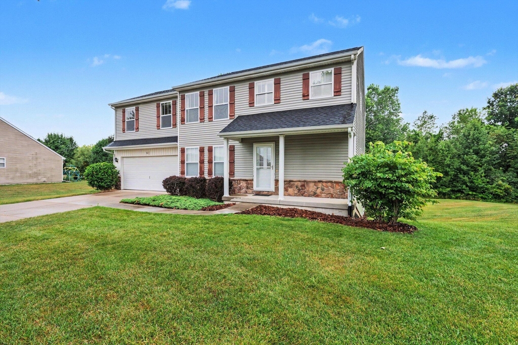 352 Laurel Wood Street - Photo 0