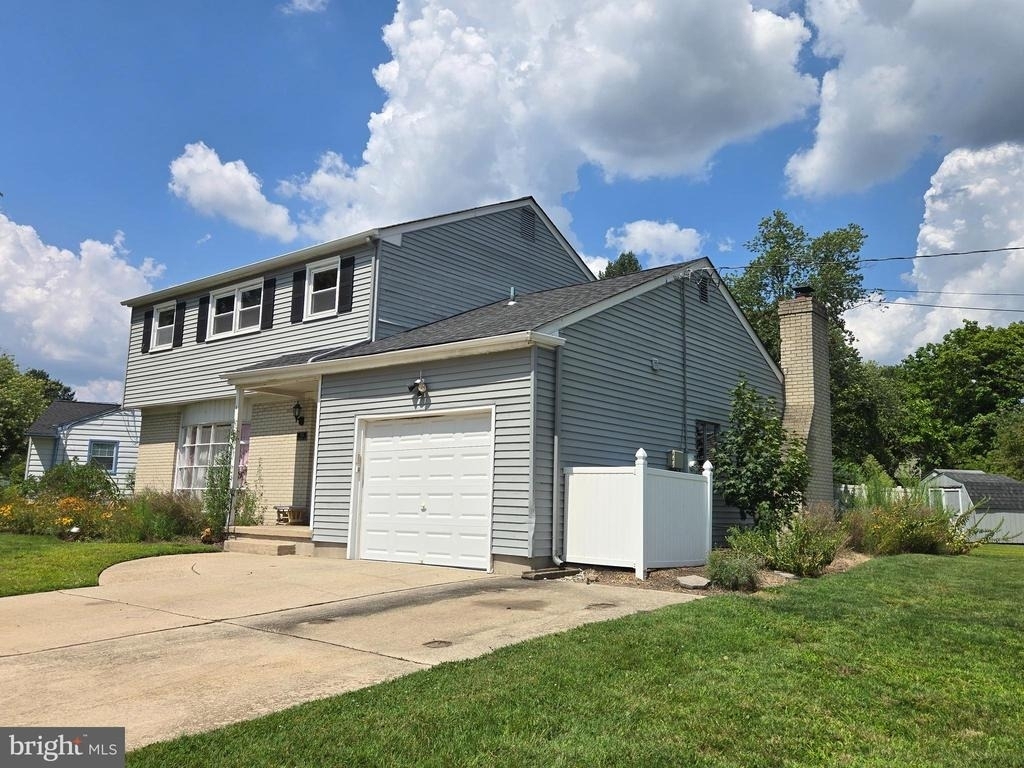 301 Overbrook Avenue - Photo 2