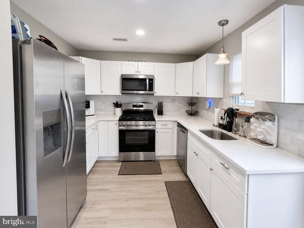 937 Woodstock Court - Photo 8