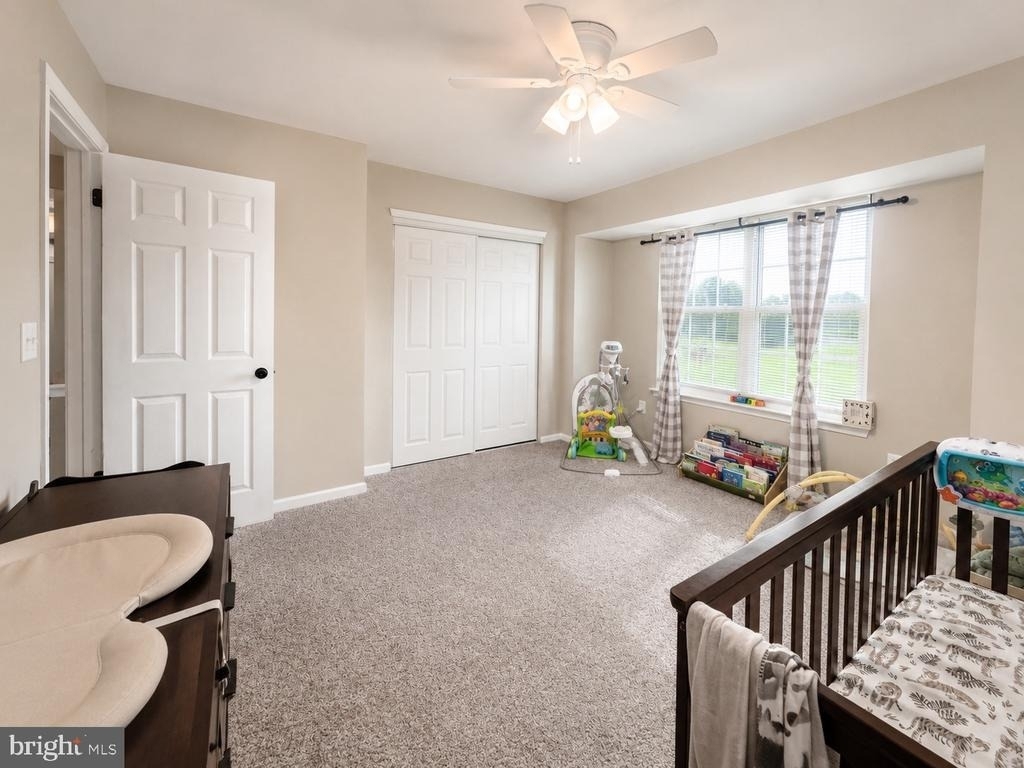 937 Woodstock Court - Photo 10