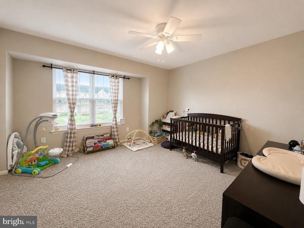 937 Woodstock Court - Photo 7