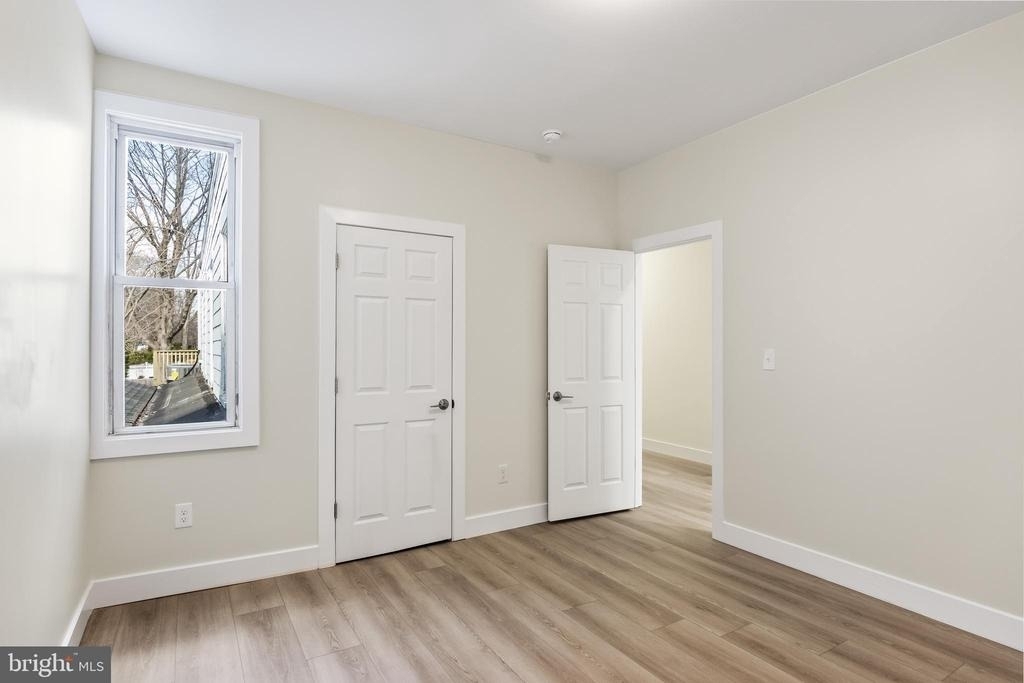 607 Station Avenue - Photo 6