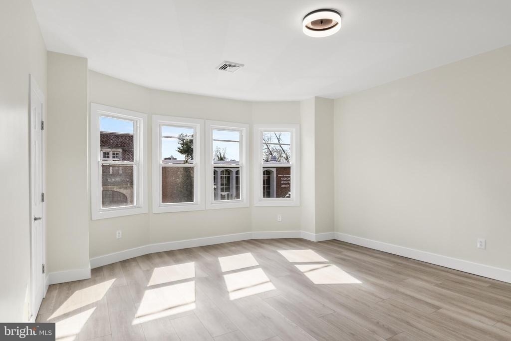 607 Station Avenue - Photo 3