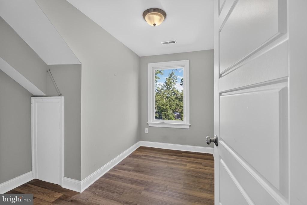 21 E Redman Avenue - Photo 57
