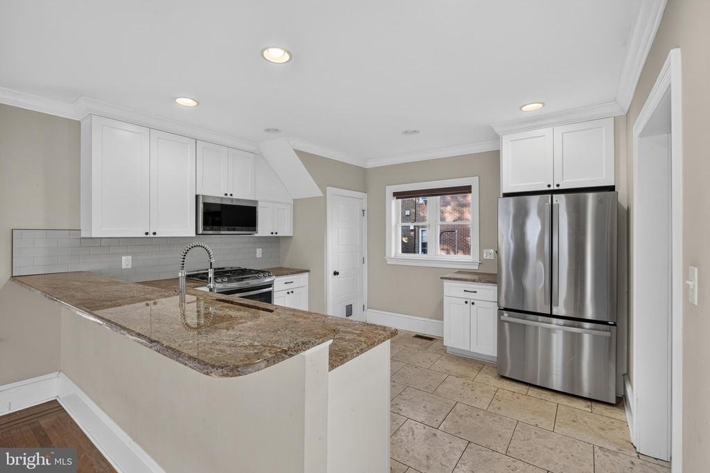 21 E Redman Avenue - Photo 25