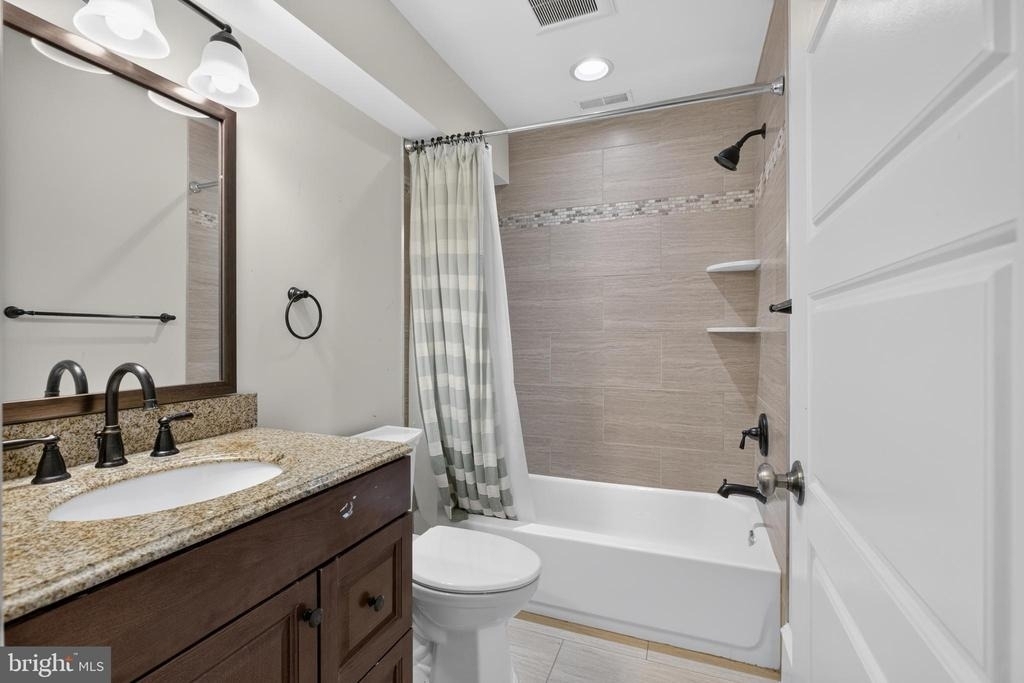 21 E Redman Avenue - Photo 46