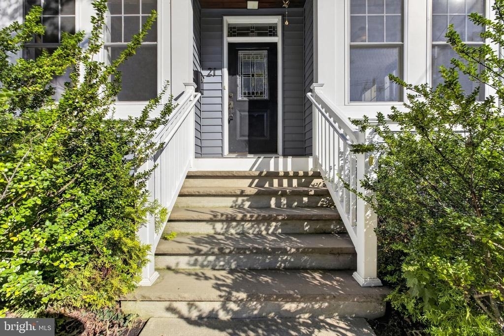 21 E Redman Avenue - Photo 4
