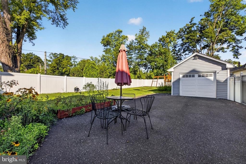 21 E Redman Avenue - Photo 73