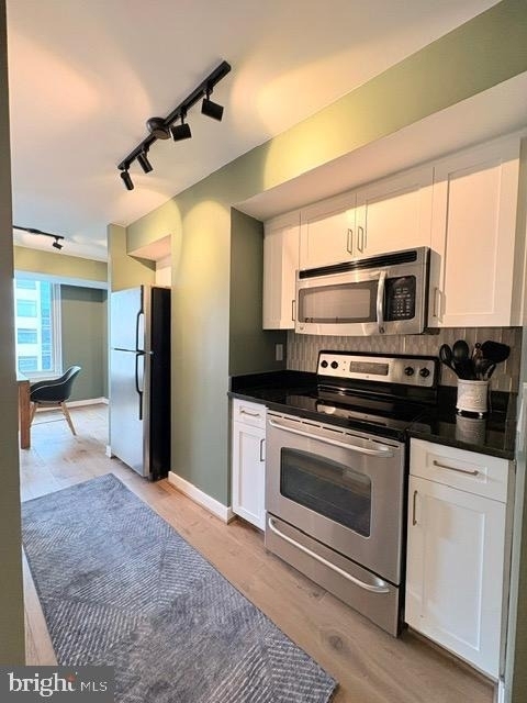 7500 Woodmont Avenue - Photo 7