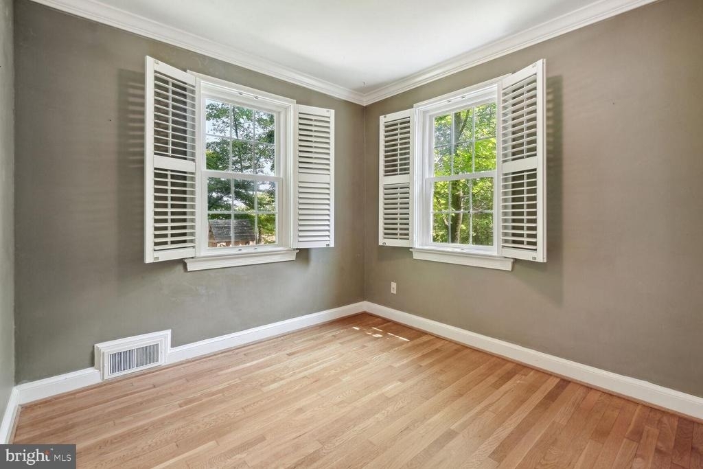 5203 Elsmere Avenue - Photo 8