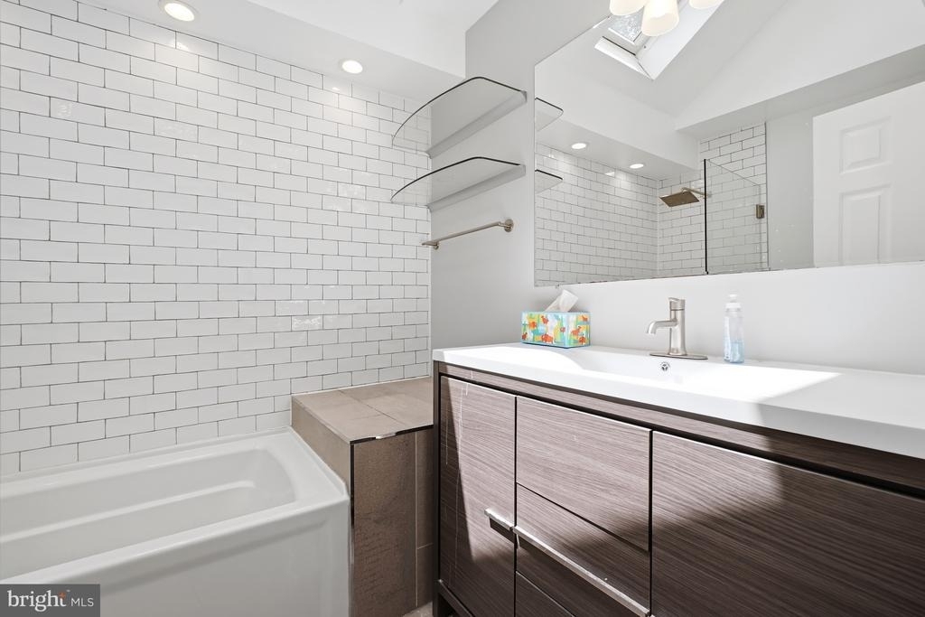 8222 Larry Place - Photo 17