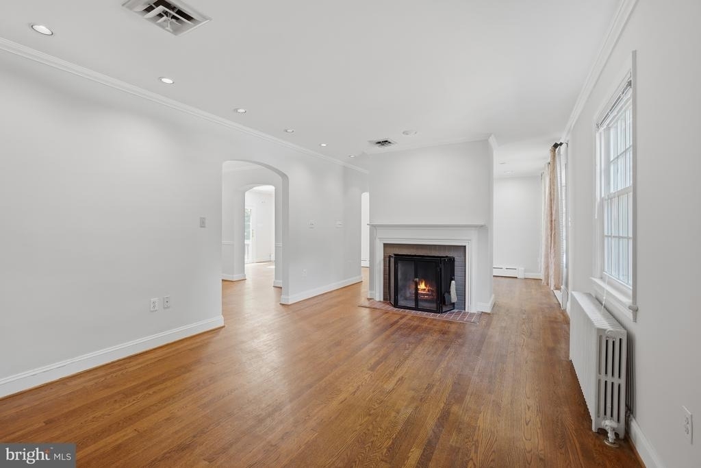 8222 Larry Place - Photo 4