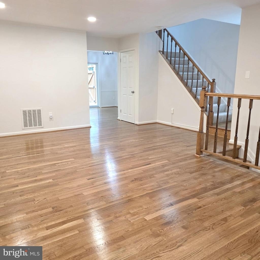 10617 Pine Haven Terrace - Photo 3