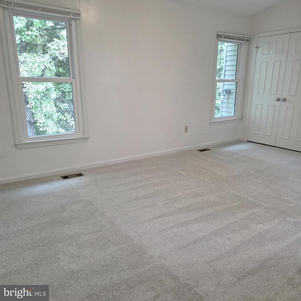 10617 Pine Haven Terrace - Photo 11