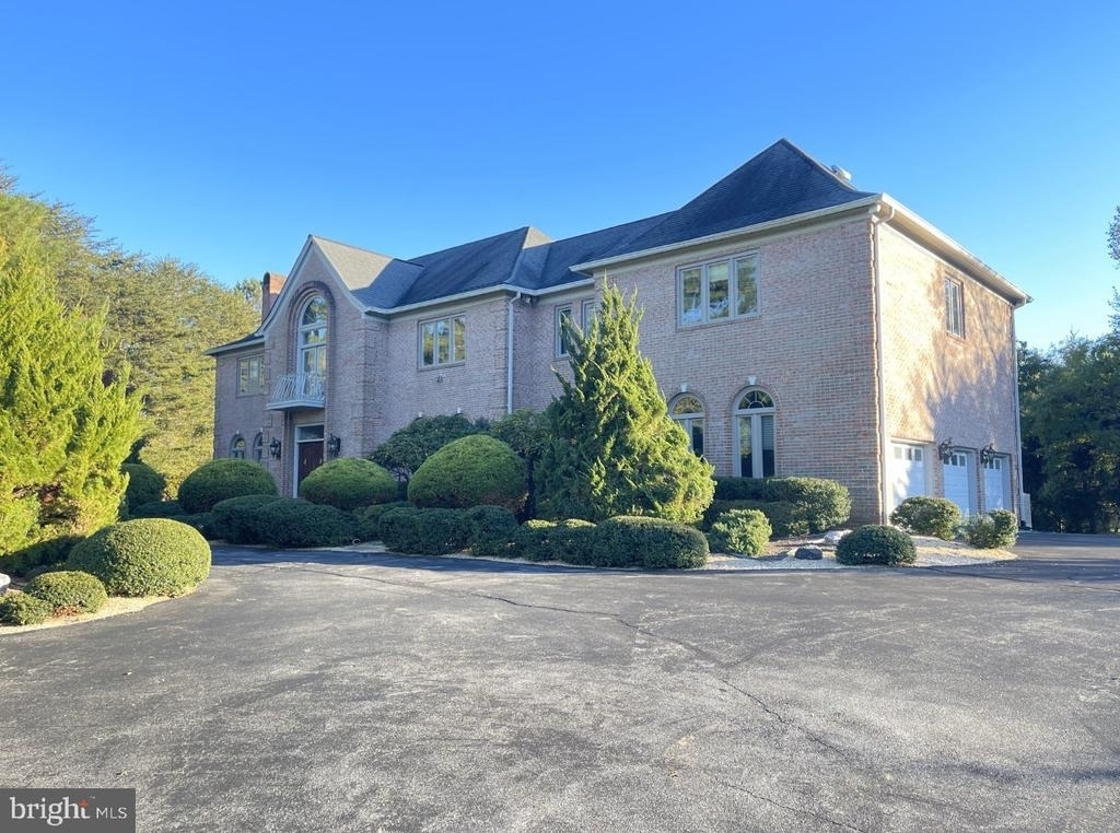 9 Alloway Court - Photo 1