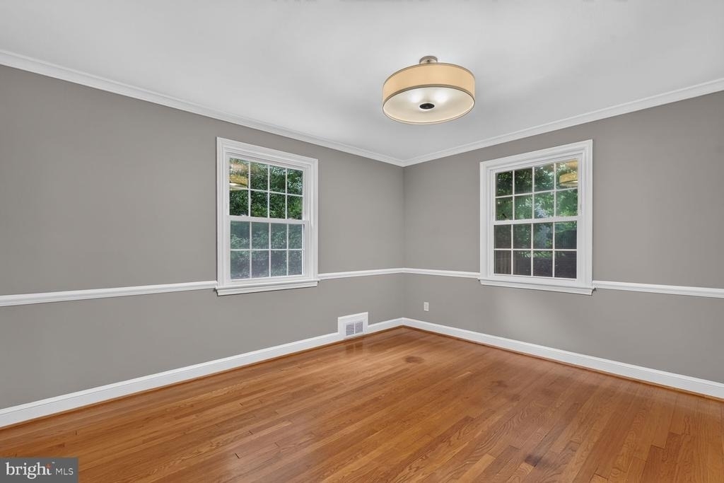 7215 Rollingwood Drive - Photo 6
