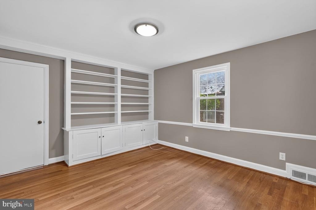 7215 Rollingwood Drive - Photo 11