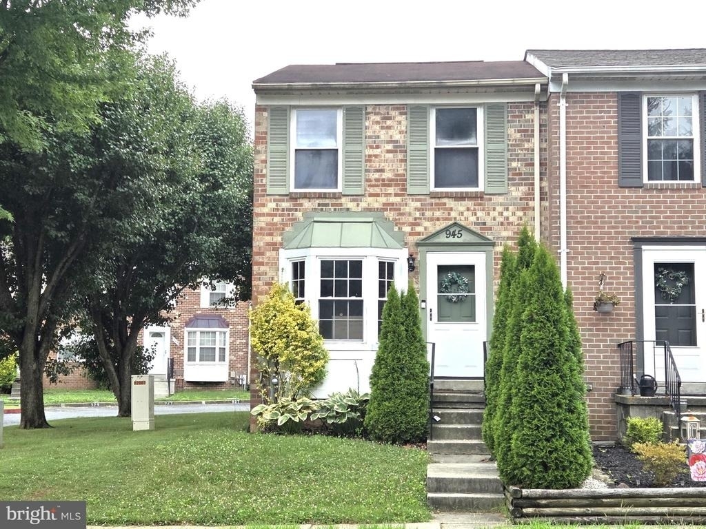 945 Redfield Road - Photo 0