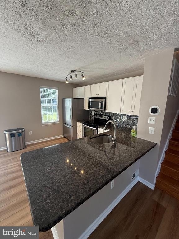 805 London Court - Photo 4