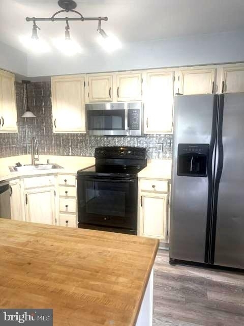 6338 Towncrest Court - Photo 5
