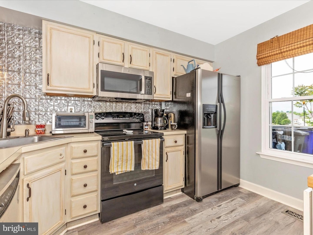 6338 Towncrest Court - Photo 2