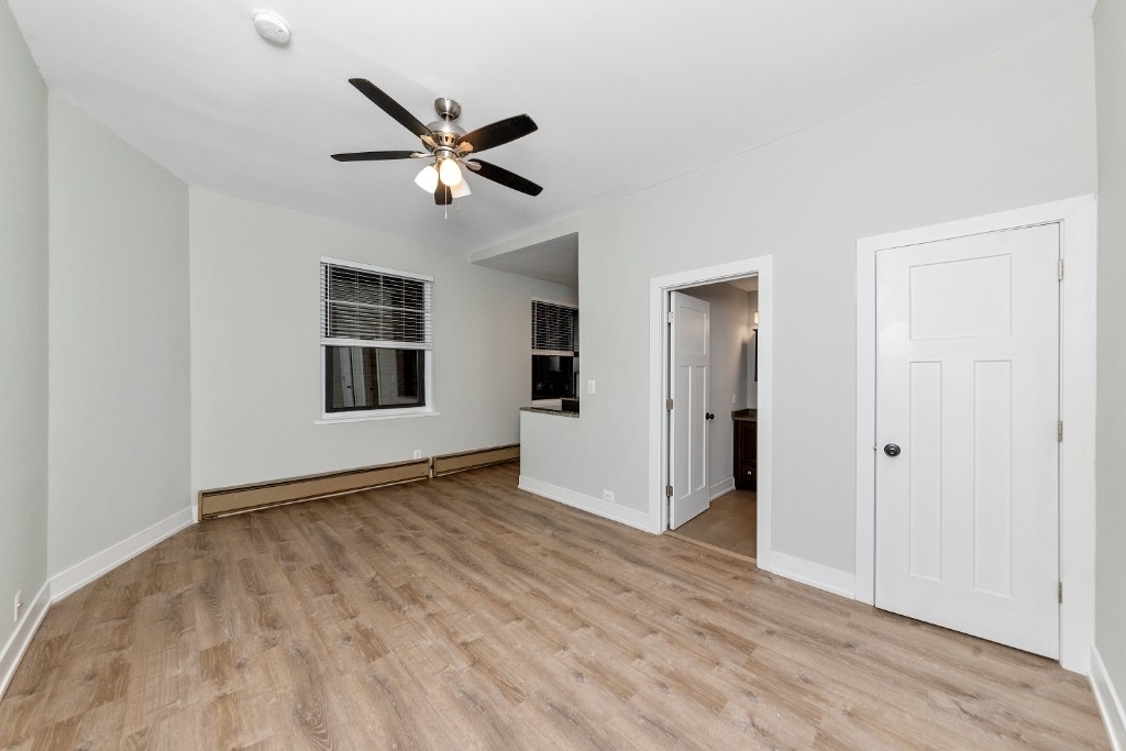 635 W Barry - Photo 1