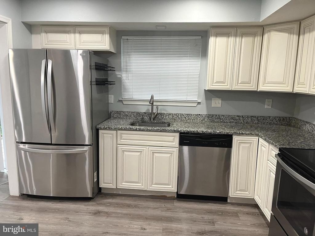 2513 Robinson Place - Photo 4
