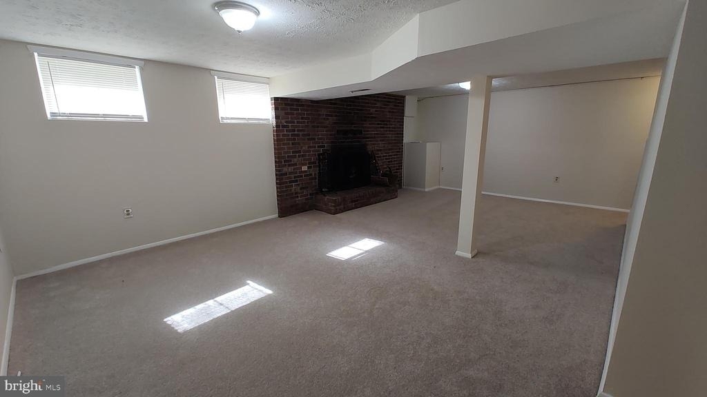 8638 Saxon Circle - Photo 27
