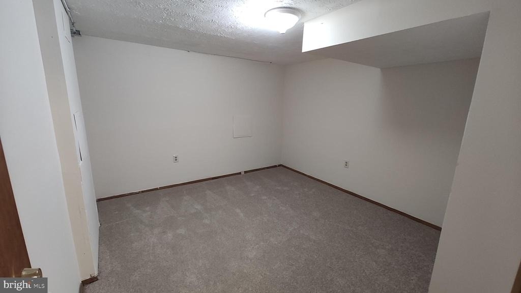 8638 Saxon Circle - Photo 28