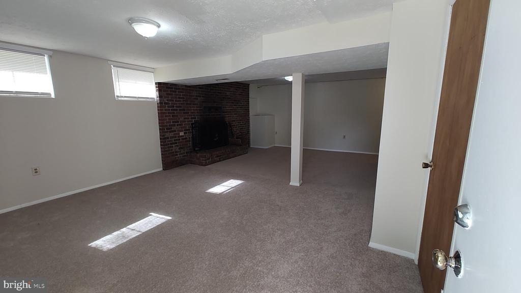 8638 Saxon Circle - Photo 25
