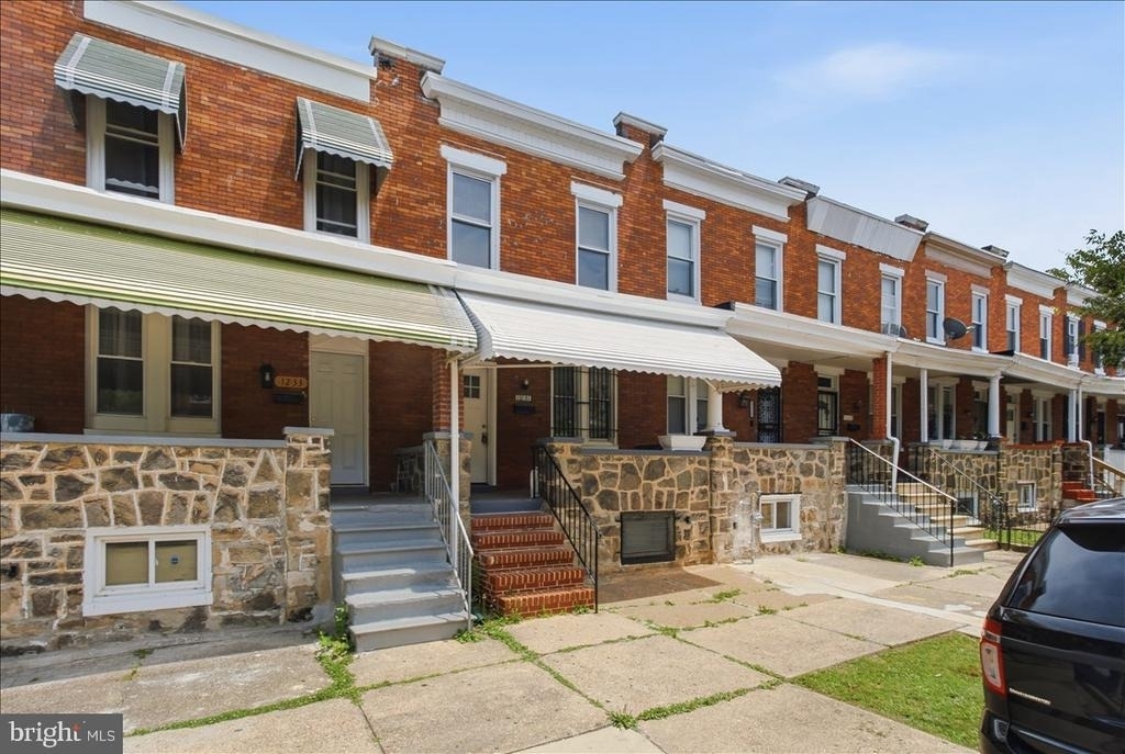1231 N Potomac Street - Photo 1