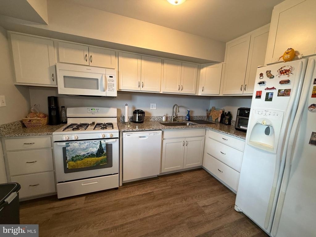 363 Homeland Southway - Photo 3
