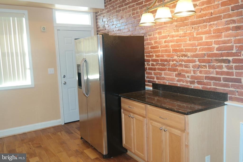 132 N Linwood Avenue - Photo 1