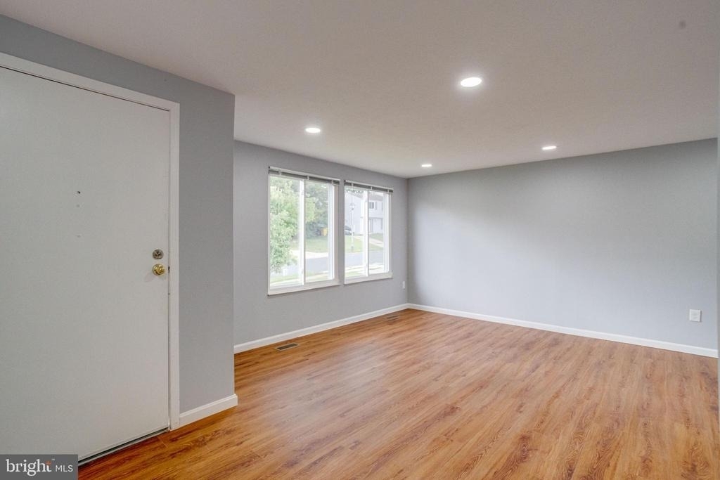 1359 Raleigh Drive - Photo 2