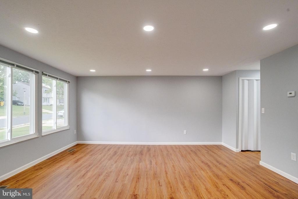 1359 Raleigh Drive - Photo 3