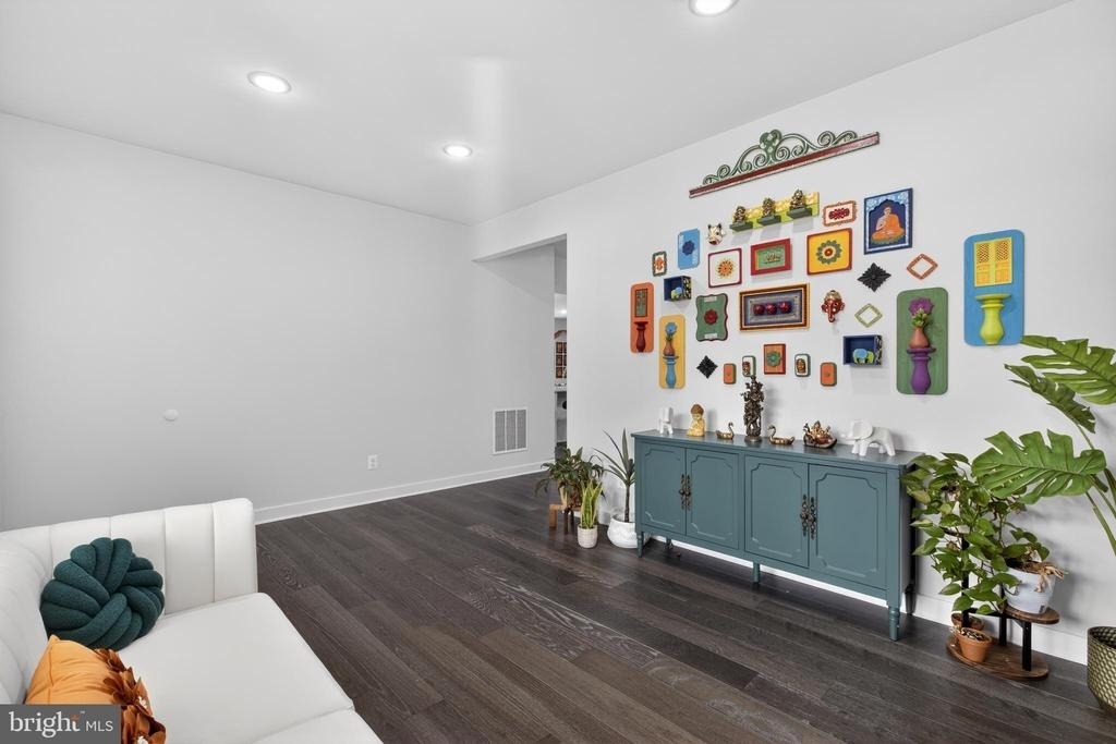 532 Luchu Way - Photo 9