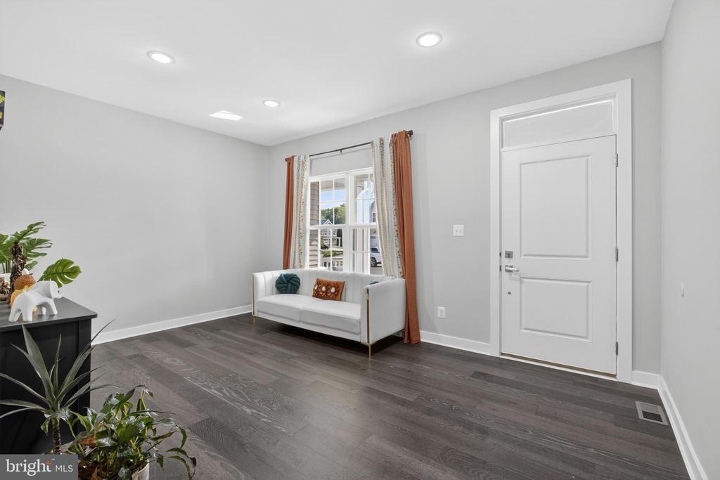 532 Luchu Way - Photo 11