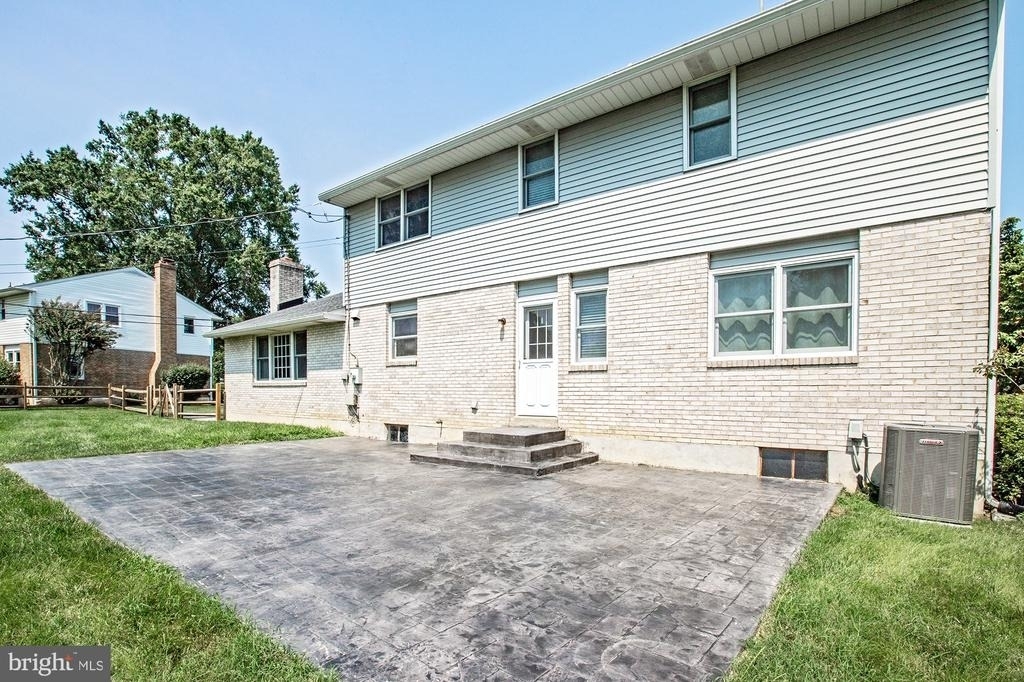 2412 Manet Road - Photo 2