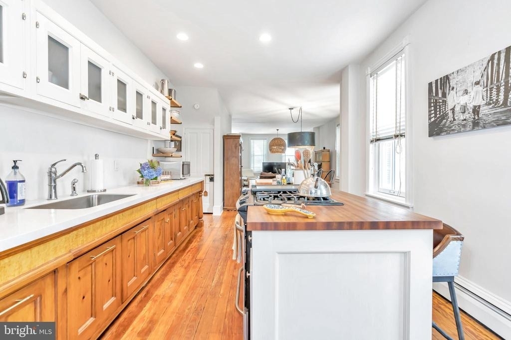 2454 W 16th Street - Photo 8