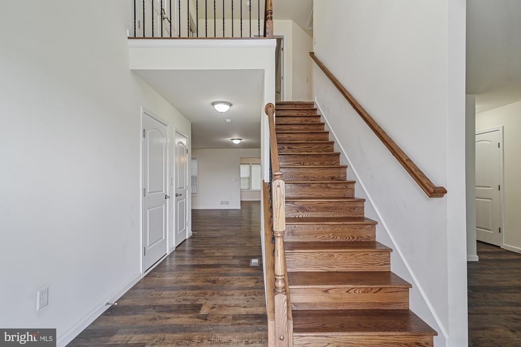 164 River Cliff Circle - Photo 1