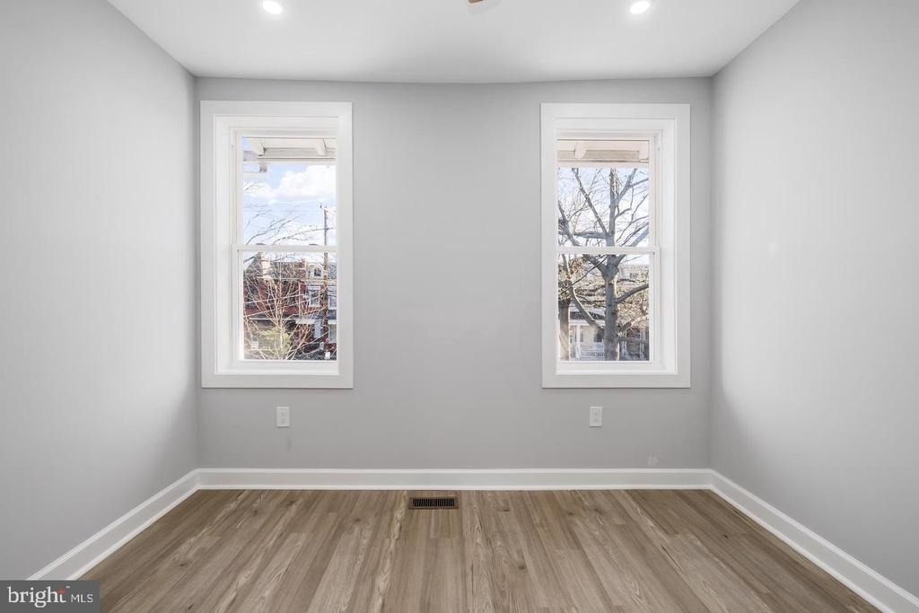 1209 Shepherd Street Nw - Photo 6