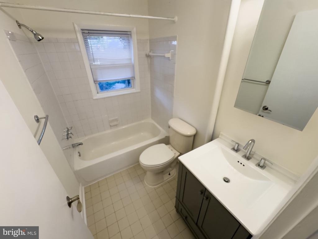 2807 4th Street Ne - Photo 5